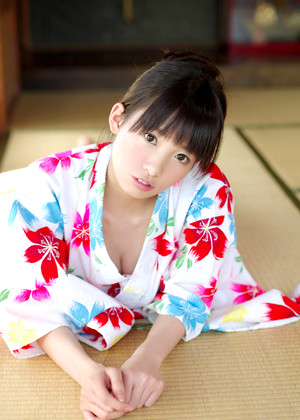 Hikari Shiina 椎名光